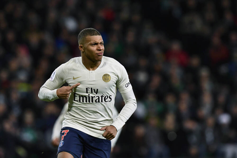 他突然爆火，全网挤满“蹭热度”的人…